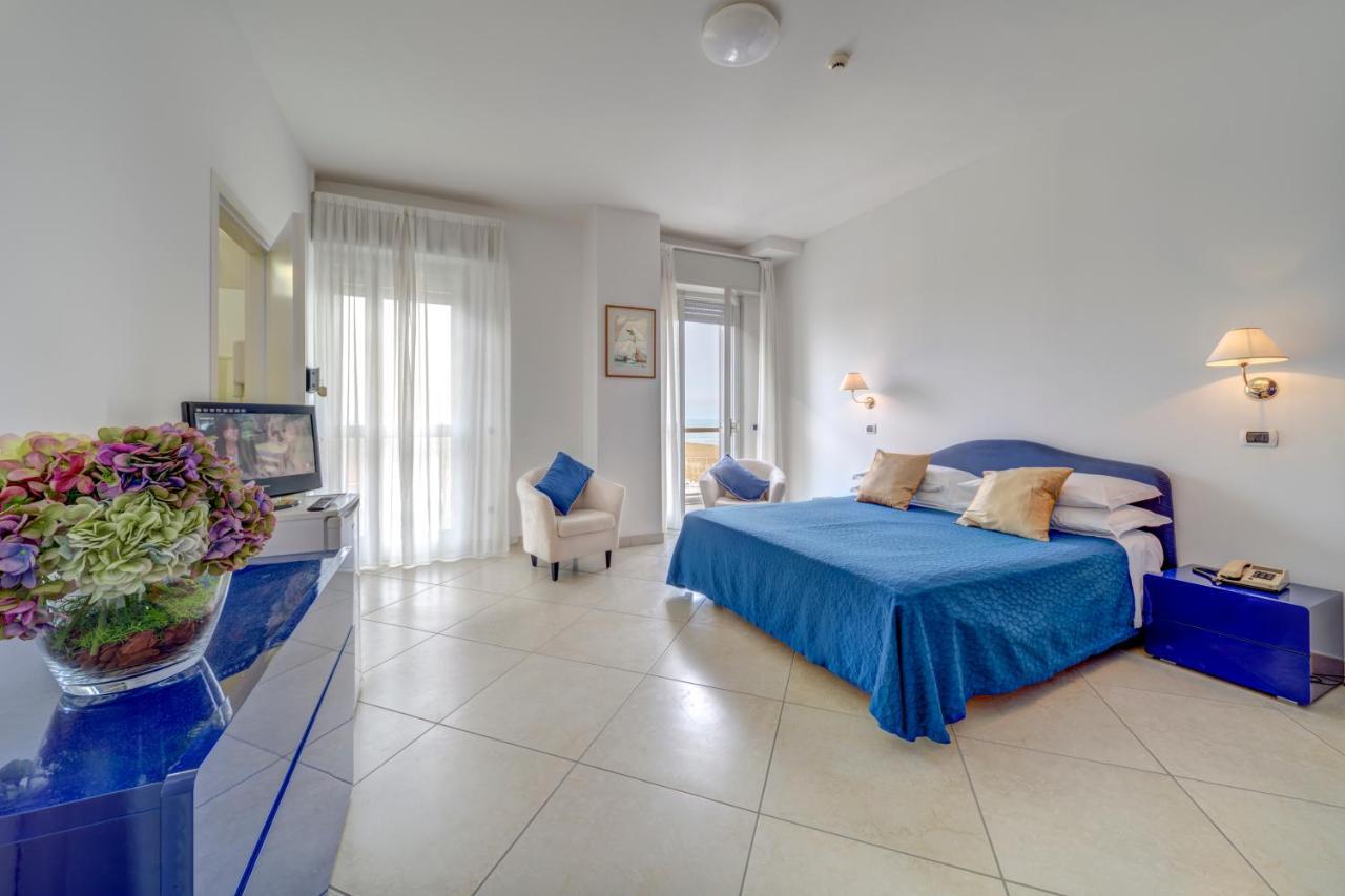 Hotel Carlton Beach ريميني المظهر الخارجي الصورة