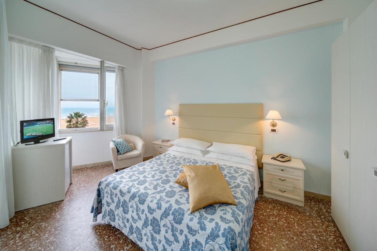 Hotel Carlton Beach ريميني المظهر الخارجي الصورة