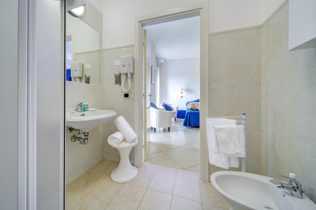 Hotel Carlton Beach ريميني المظهر الخارجي الصورة