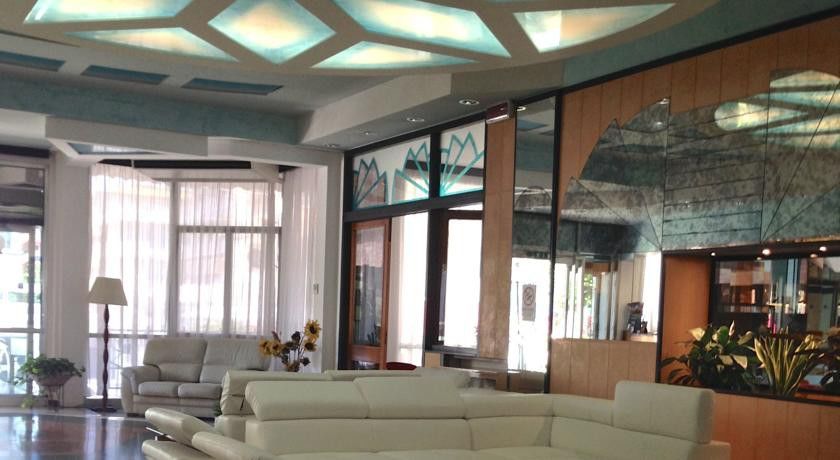 Hotel Carlton Beach ريميني المظهر الخارجي الصورة