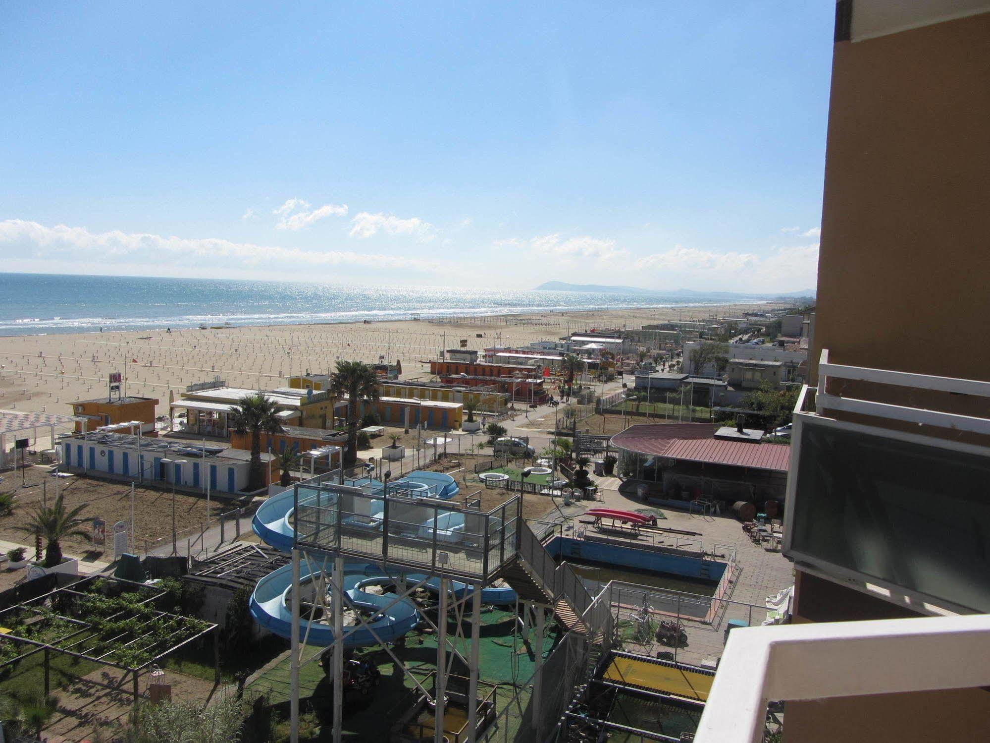 Hotel Carlton Beach ريميني المظهر الخارجي الصورة